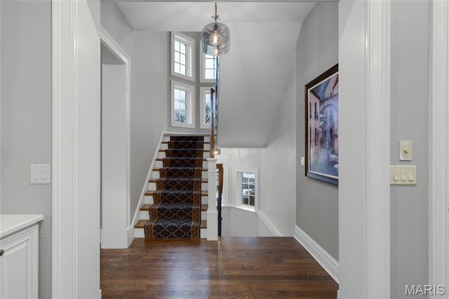 12951 Woodlark Lane, Town And Country, MO 63131