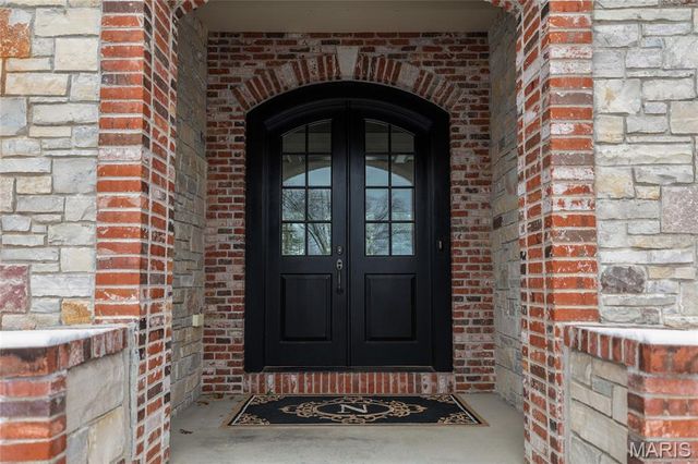 12951 Woodlark Lane, Town And Country, MO 63131