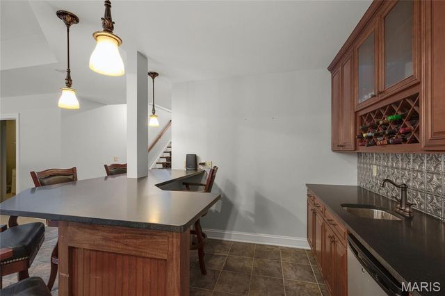 12951 Woodlark Lane, Town And Country, MO 63131