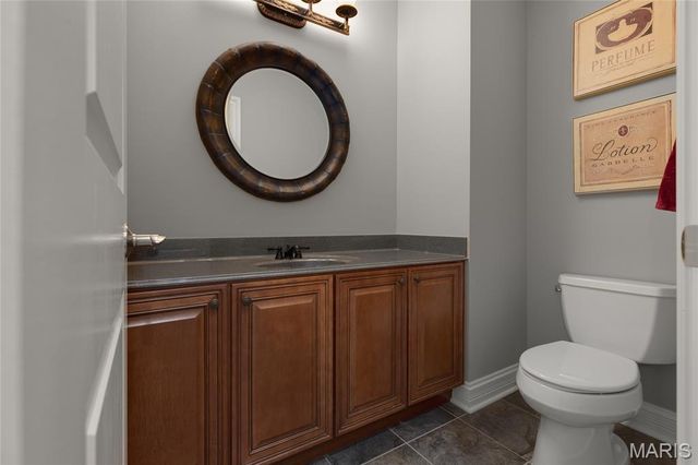 12951 Woodlark Lane, Town And Country, MO 63131