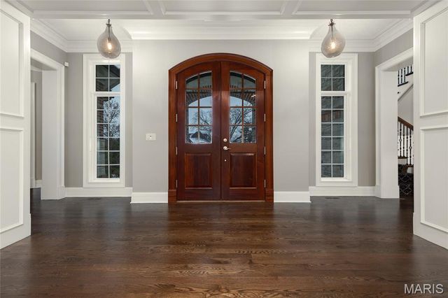 12951 Woodlark Lane, Town And Country, MO 63131