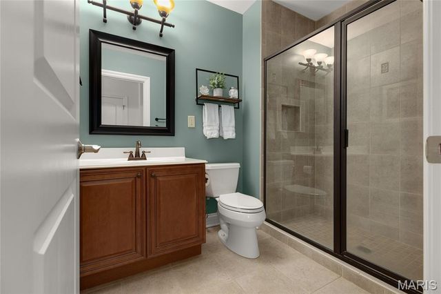 12951 Woodlark Lane, Town And Country, MO 63131