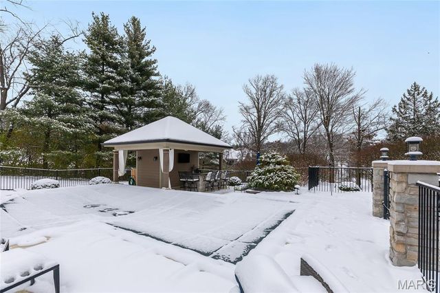 12951 Woodlark Lane, Town And Country, MO 63131