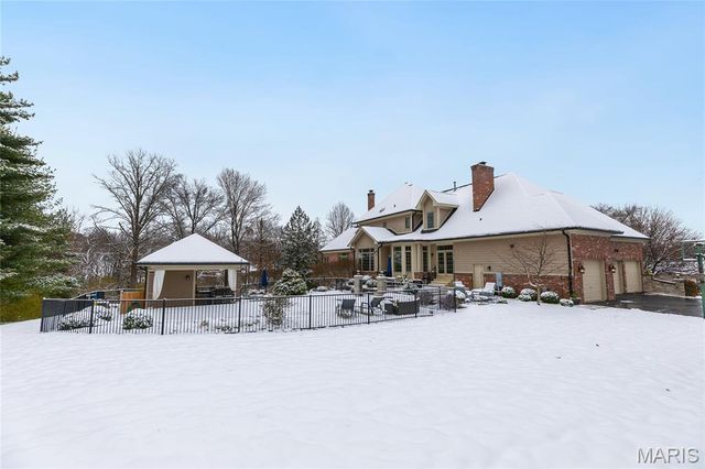 12951 Woodlark Lane, Town And Country, MO 63131