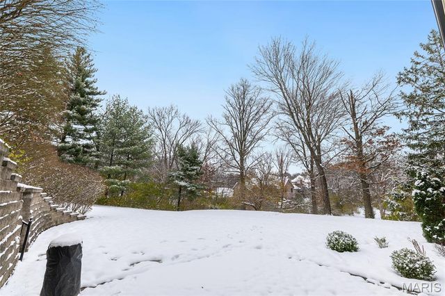 12951 Woodlark Lane, Town And Country, MO 63131