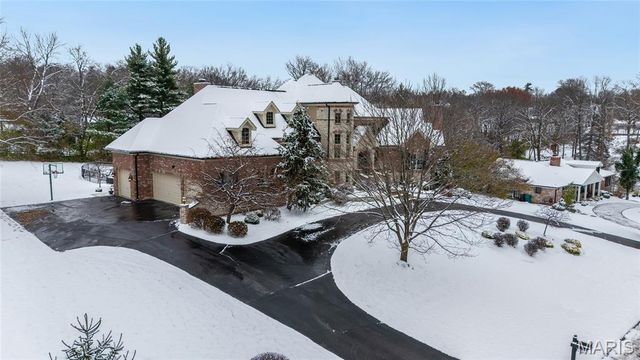 12951 Woodlark Lane, Town And Country, MO 63131