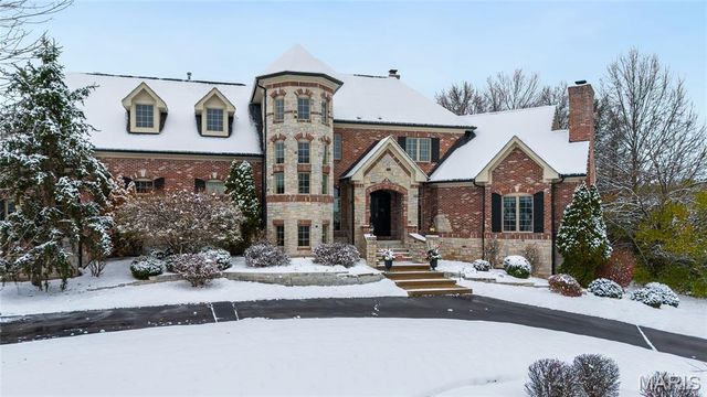 12951 Woodlark Lane, Town And Country, MO 63131