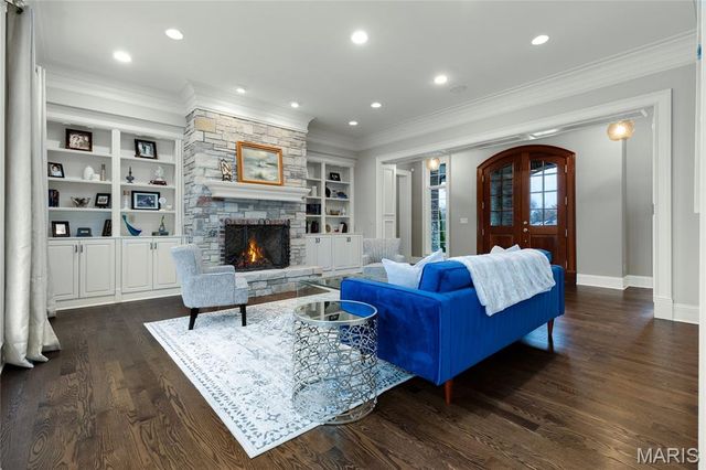 12951 Woodlark Lane, Town And Country, MO 63131