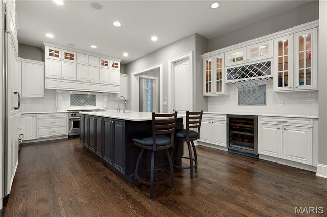 12951 Woodlark Lane, Town And Country, MO 63131