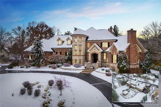 12951 Woodlark Lane, Town And Country, MO 63131