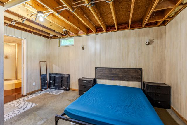 65 W Hallett Street, Hillsdale City, MI 49242
