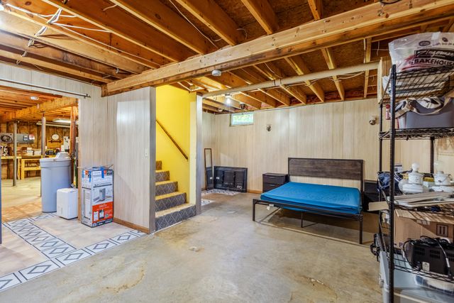 65 W Hallett Street, Hillsdale City, MI 49242