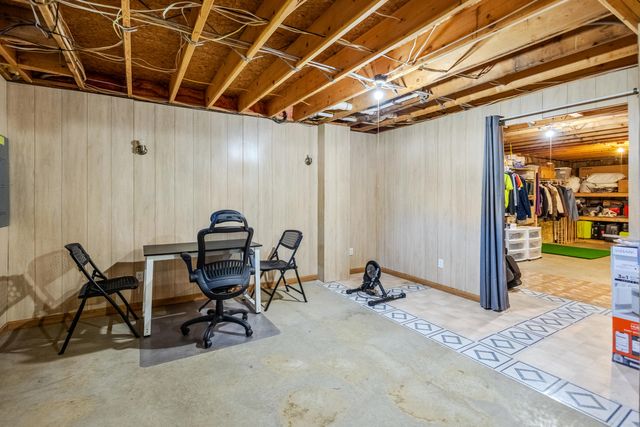 65 W Hallett Street, Hillsdale City, MI 49242