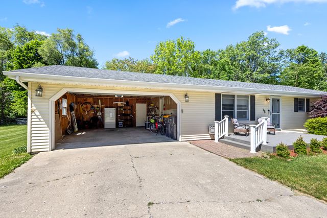 65 W Hallett Street, Hillsdale City, MI 49242