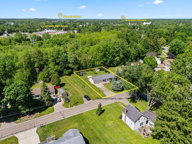 65 W Hallett Street, Hillsdale City, MI 49242