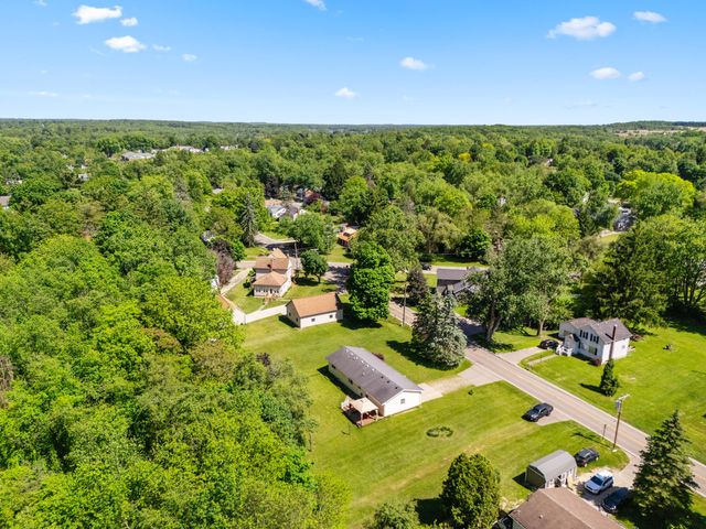 65 W Hallett Street, Hillsdale City, MI 49242