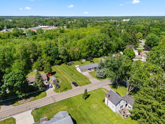 65 W Hallett Street, Hillsdale City, MI 49242