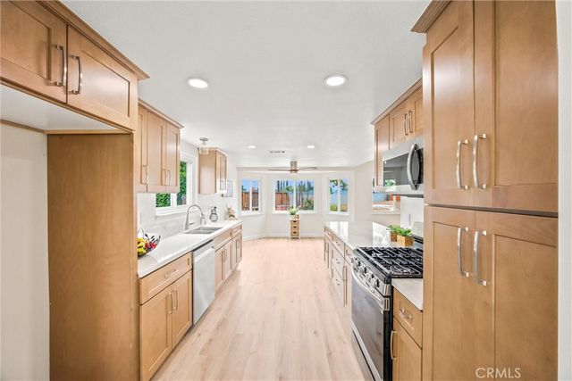318 Sandalwood Drive, Calimesa, CA 92320