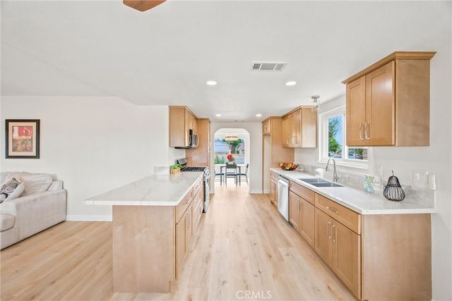 318 Sandalwood Drive, Calimesa, CA 92320