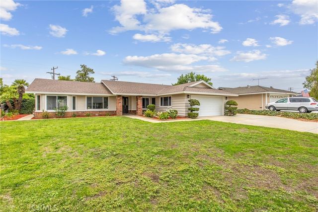 318 Sandalwood Drive, Calimesa, CA 92320