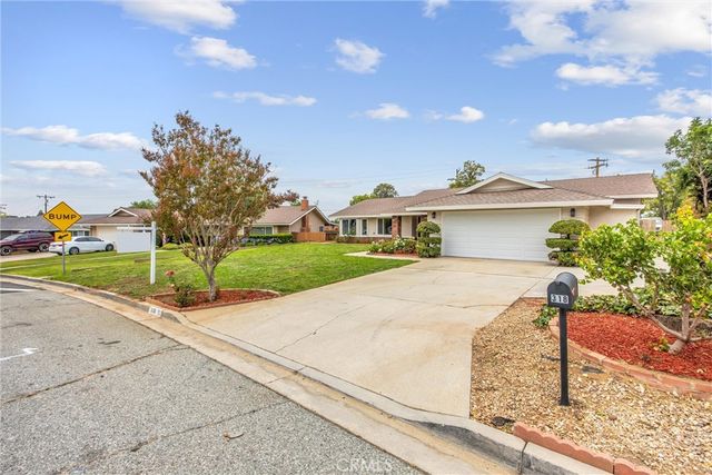 318 Sandalwood Drive, Calimesa, CA 92320