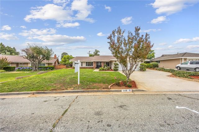 318 Sandalwood Drive, Calimesa, CA 92320