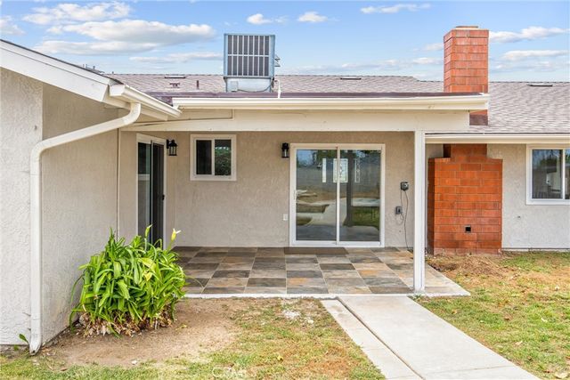 318 Sandalwood Drive, Calimesa, CA 92320