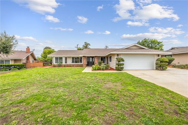 318 Sandalwood Drive, Calimesa, CA 92320
