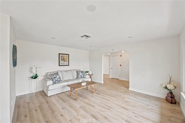 318 Sandalwood Drive, Calimesa, CA 92320