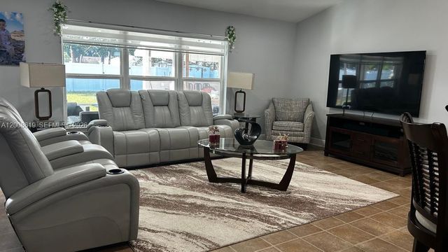 180 SW Voltair Ter, Port St. Lucie, FL 34984