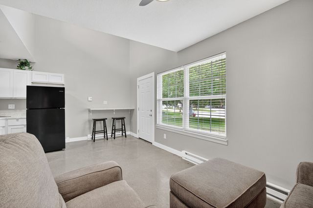 1212 10th Avenue NW, Altoona, IA 50009