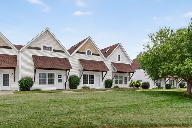 1212 10th Avenue NW, Altoona, IA 50009
