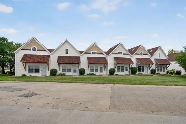 1212 10th Avenue NW, Altoona, IA 50009