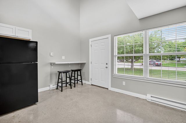 1212 10th Avenue NW, Altoona, IA 50009