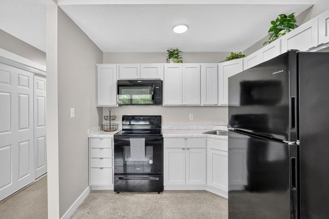 1212 10th Avenue NW, Altoona, IA 50009