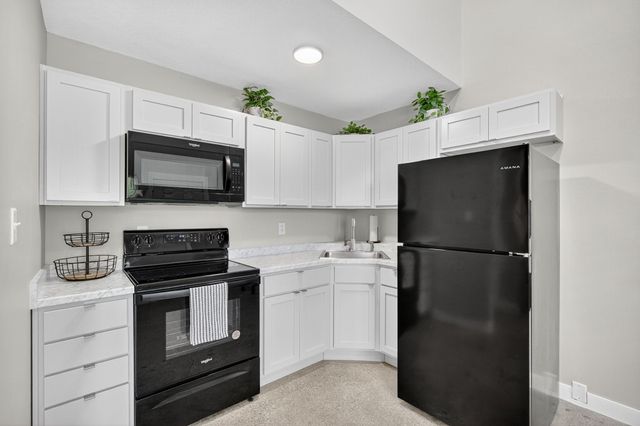 1212 10th Avenue NW, Altoona, IA 50009