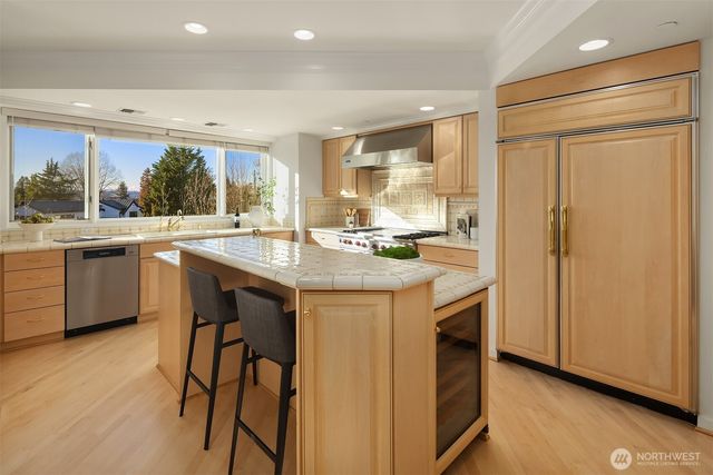 7 10th Avenue, Kirkland, WA 98033