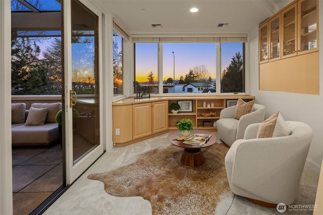 7 10th Avenue, Kirkland, WA 98033