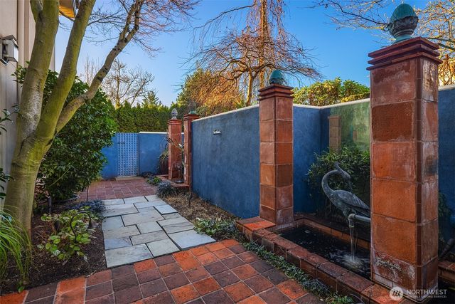 7 10th Avenue, Kirkland, WA 98033