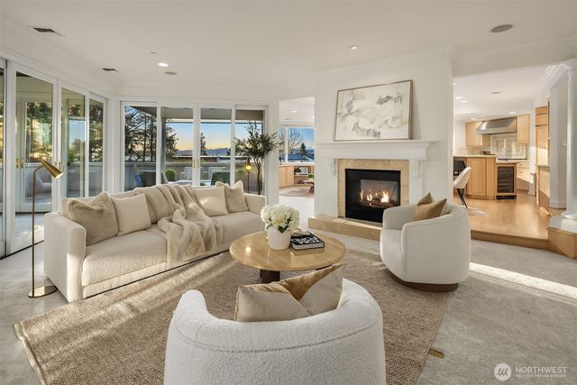 7 10th Avenue, Kirkland, WA 98033