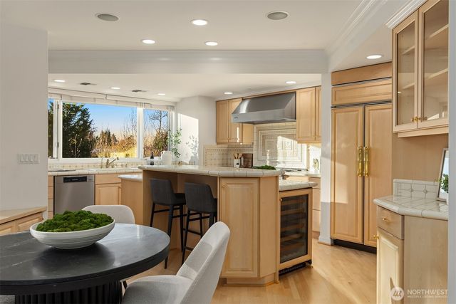 7 10th Avenue, Kirkland, WA 98033