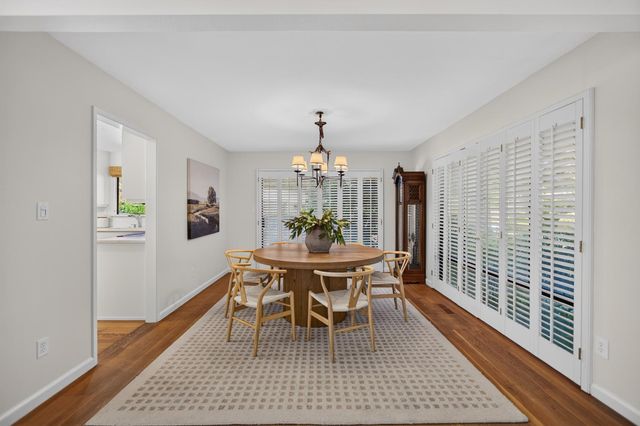1128 Commons Dr, Sacramento, CA 95825