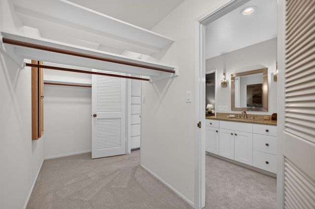 1128 Commons Dr, Sacramento, CA 95825