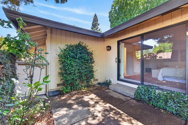 1128 Commons Dr, Sacramento, CA 95825