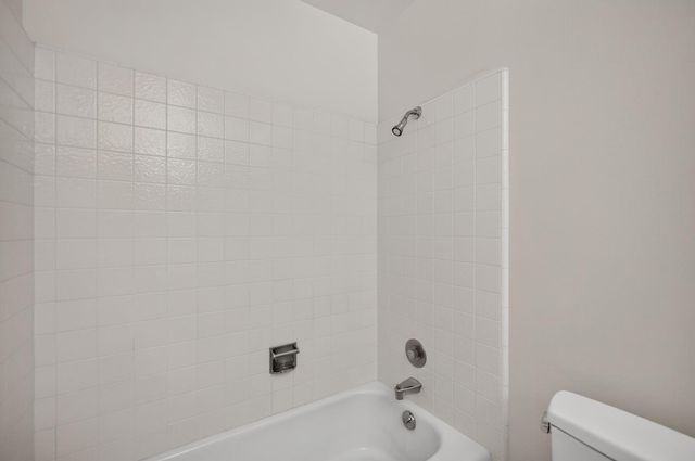 1128 Commons Dr, Sacramento, CA 95825