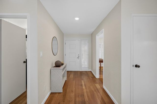 1128 Commons Dr, Sacramento, CA 95825