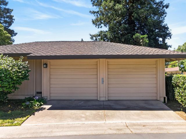 1128 Commons Dr, Sacramento, CA 95825