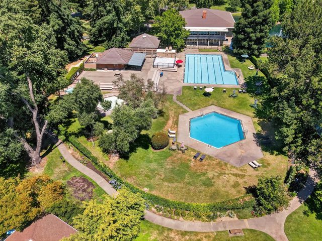1128 Commons Dr, Sacramento, CA 95825