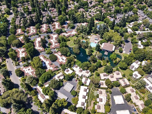 1128 Commons Dr, Sacramento, CA 95825