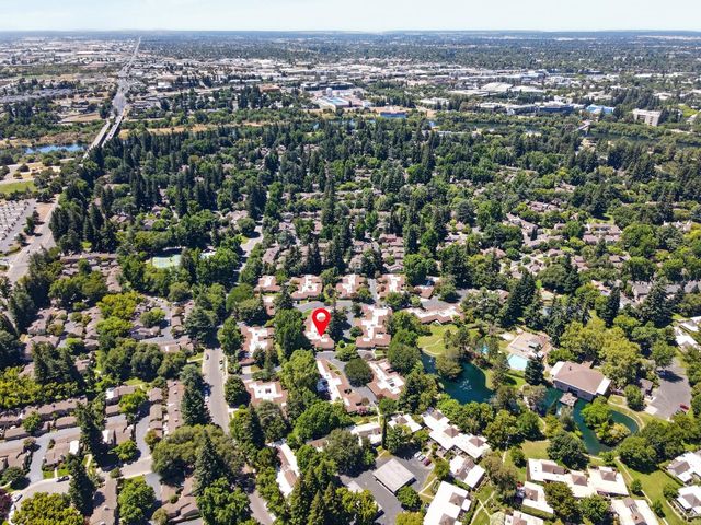 1128 Commons Dr, Sacramento, CA 95825